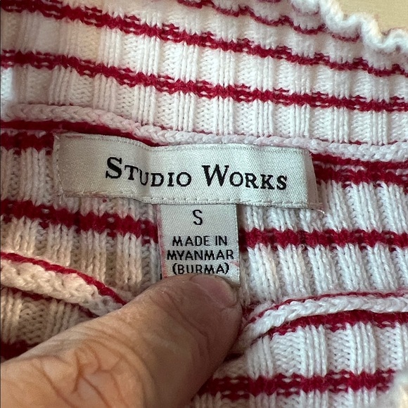 Striped Red and White Women's Cable knit Sweater Cotton  Sz S - Picture 8 of 11